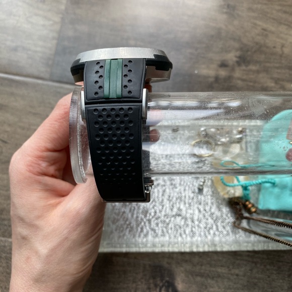 Gucci Men’s Digital Black Rubber Watch - Picture 5 of 16